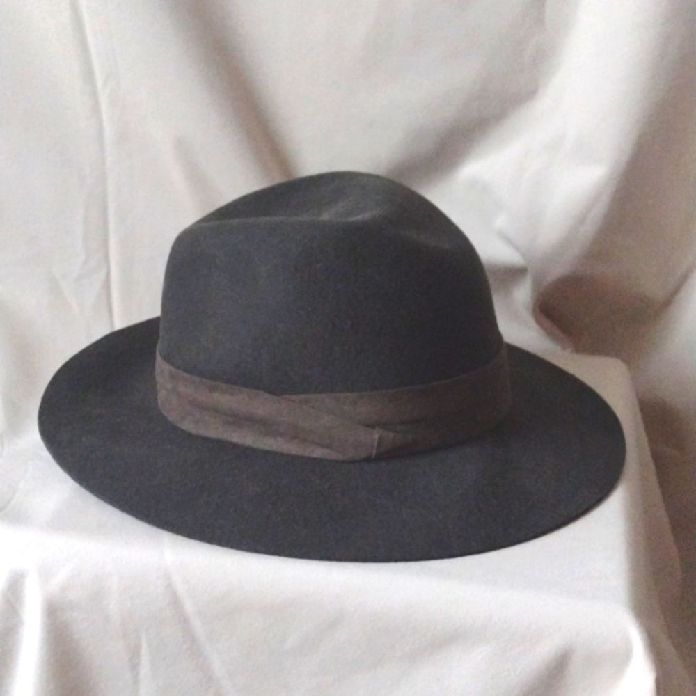 Felt hat